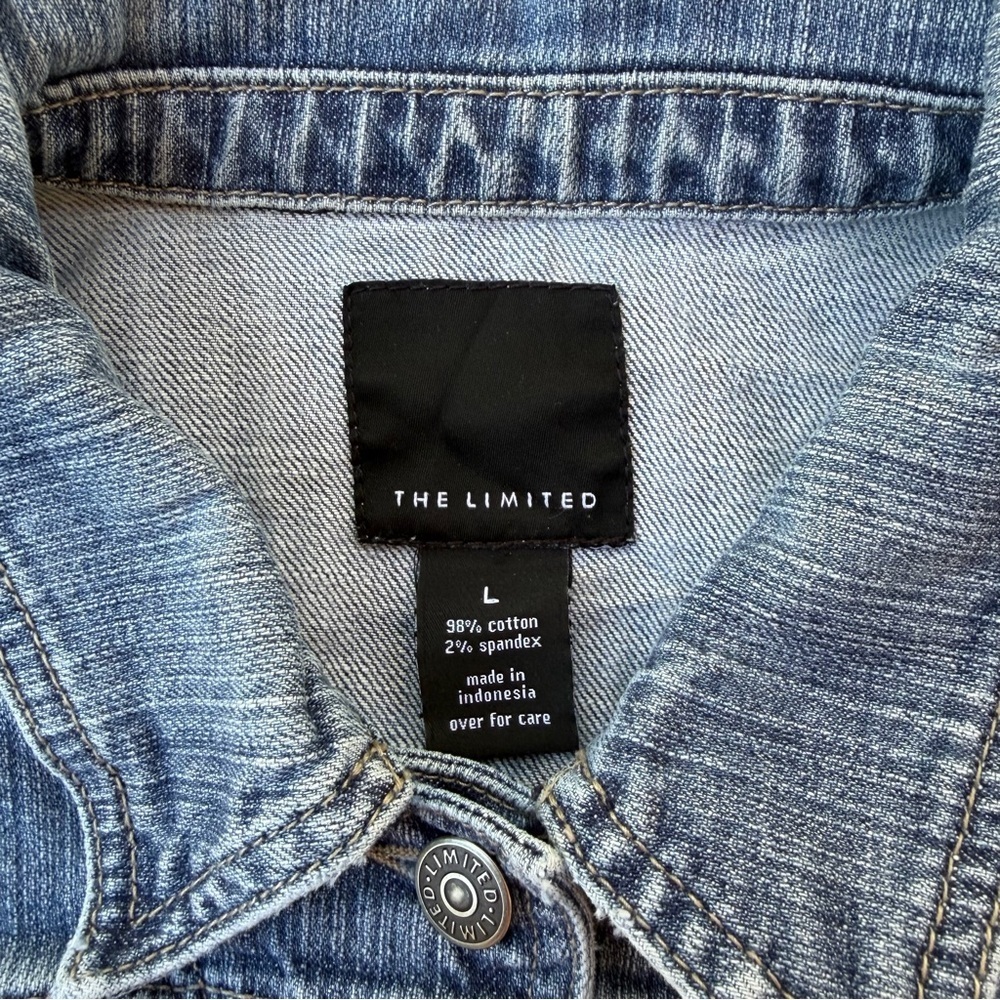 Woman’s The Limited Denim Jacket Size Large​​ - Picture 4 of 7